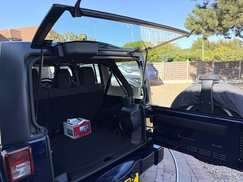 Jeep Wrangler CRD Sahara - U359