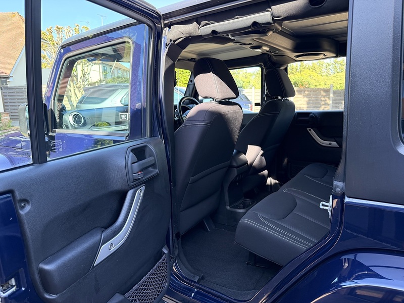 Jeep Wrangler CRD Sahara - U359