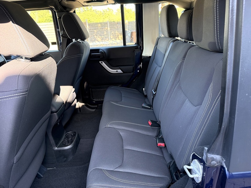 Jeep Wrangler CRD Sahara - U359