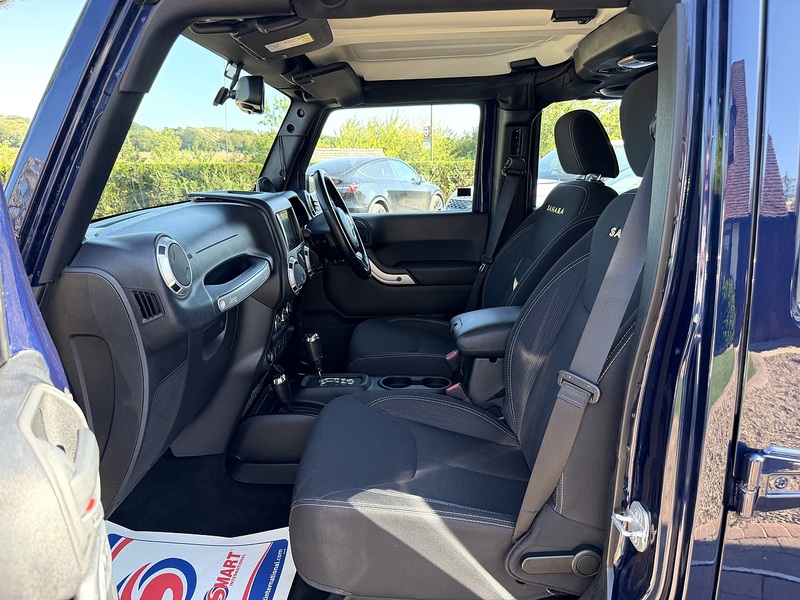 Jeep Wrangler CRD Sahara - U359