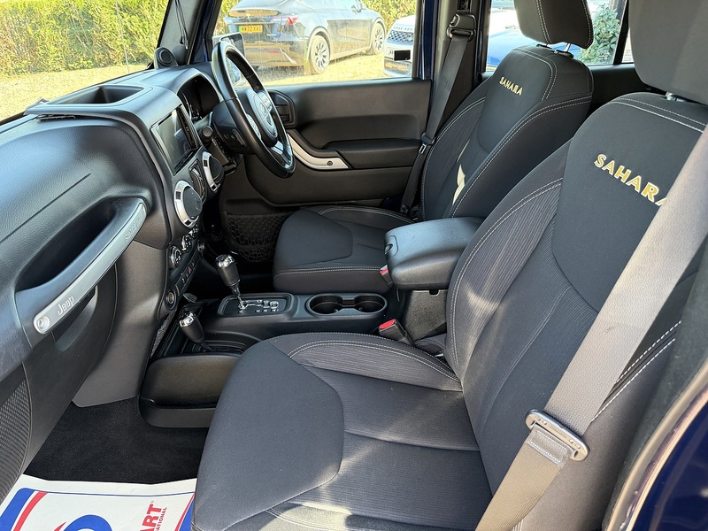 Jeep Wrangler CRD Sahara - U359