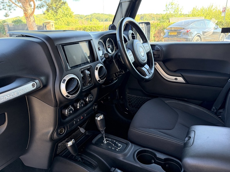Jeep Wrangler CRD Sahara - U359