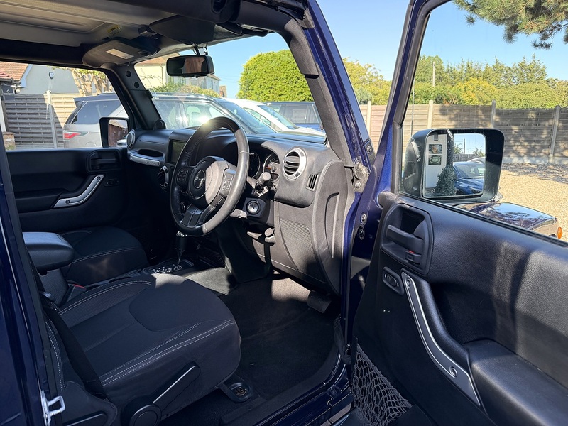 Jeep Wrangler CRD Sahara - U359