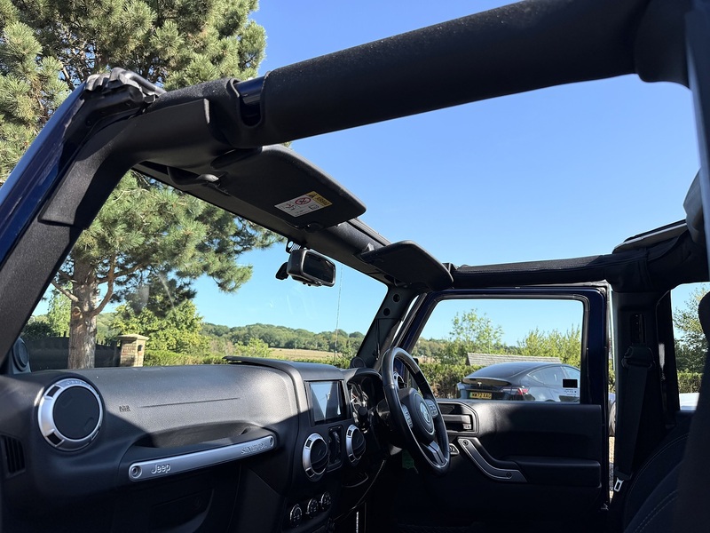Jeep Wrangler CRD Sahara - U359