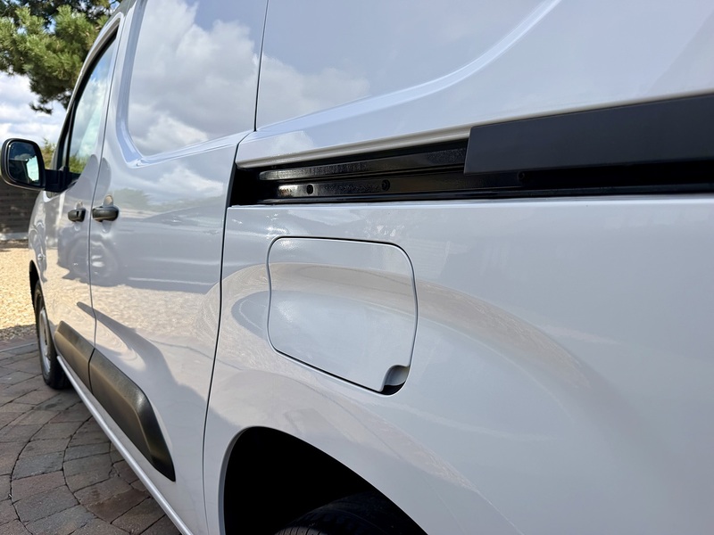 Peugeot Partner BlueHDi 1000 Professional - U360