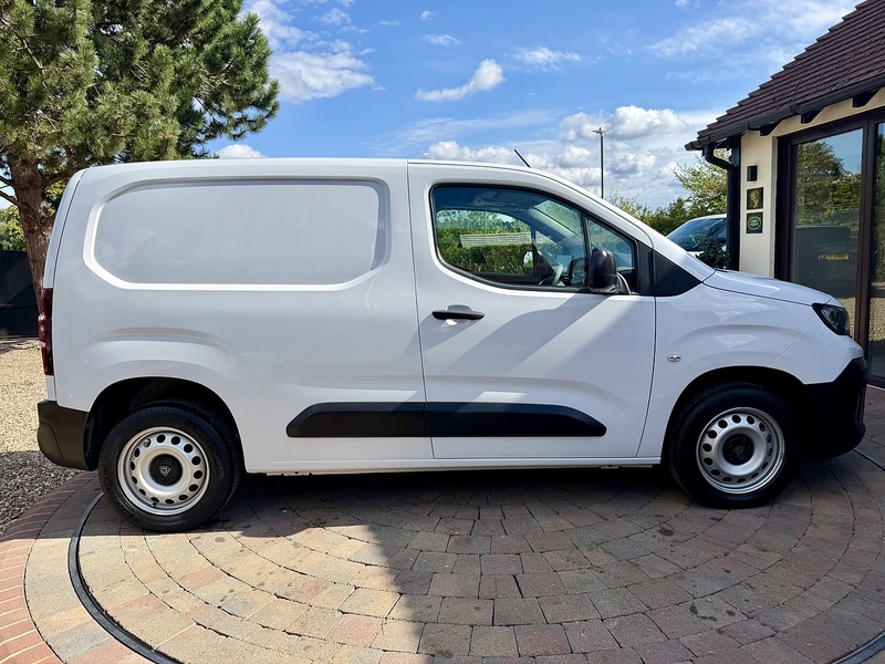 Peugeot Partner BlueHDi 1000 Professional - U360