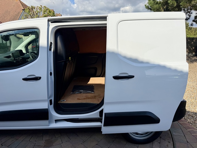 Peugeot Partner BlueHDi 1000 Professional - U360