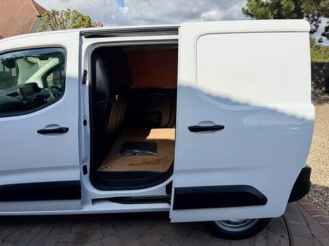Peugeot Partner BlueHDi 1000 Professional - U360