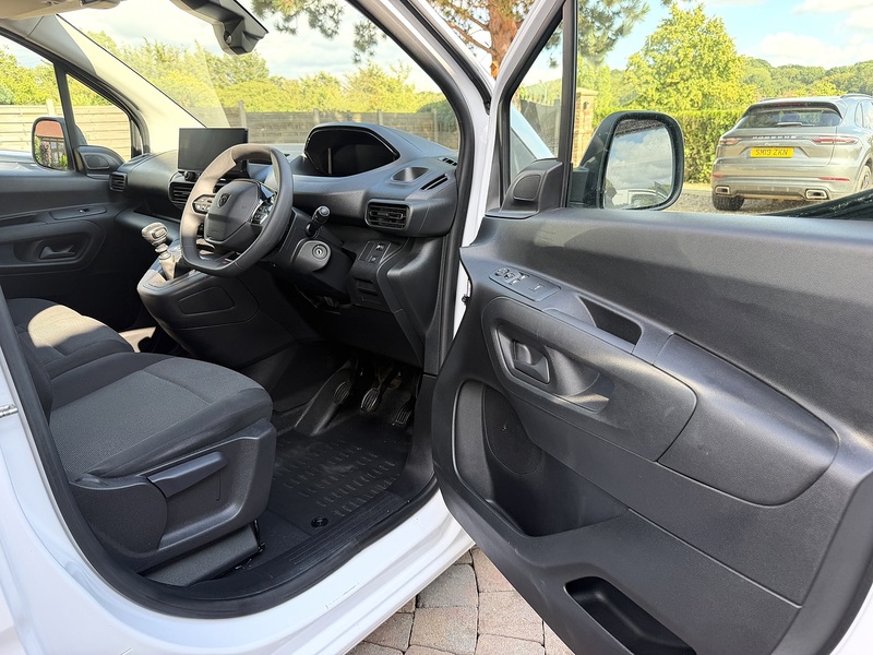 Peugeot Partner BlueHDi 1000 Professional - U360