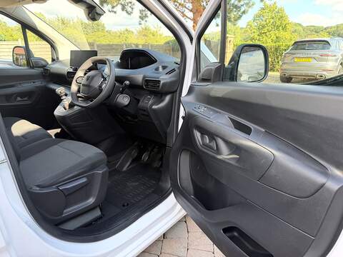 Peugeot Partner BlueHDi 1000 Professional - U360