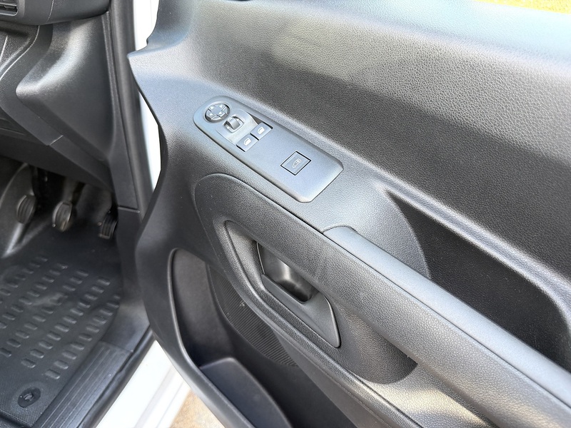 Peugeot Partner BlueHDi 1000 Professional - U360