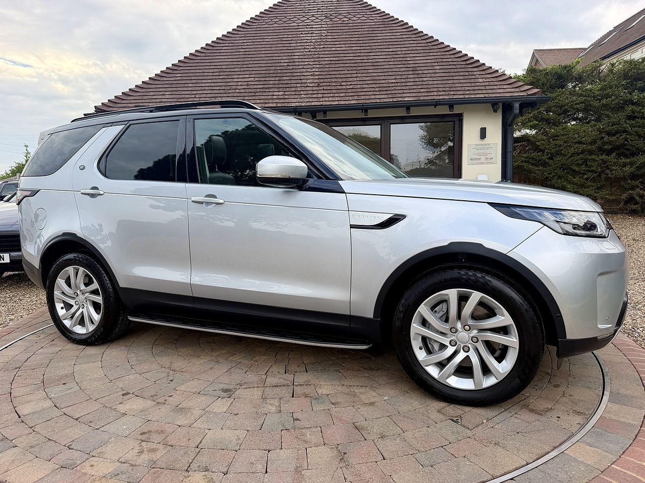 2020 Land Rover Discovery