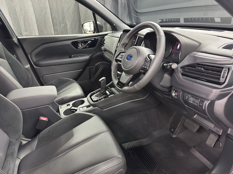 Subaru 2.0 i e-Boxer Touring SUV 5dr Petrol Hybrid Lineartronic 4WD Euro 6 (s/s) (136 ps)