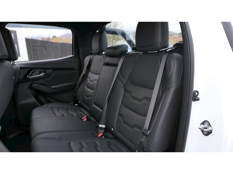 Isuzu 1.9 TD V-Cross Pickup 4dr Diesel Manual 4WD Euro 6 (s/s) (164 ps)