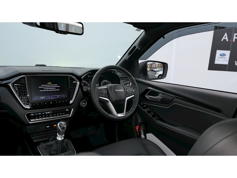 Isuzu 1.9 TD V-Cross Pickup 4dr Diesel Manual 4WD Euro 6 (s/s) (164 ps)