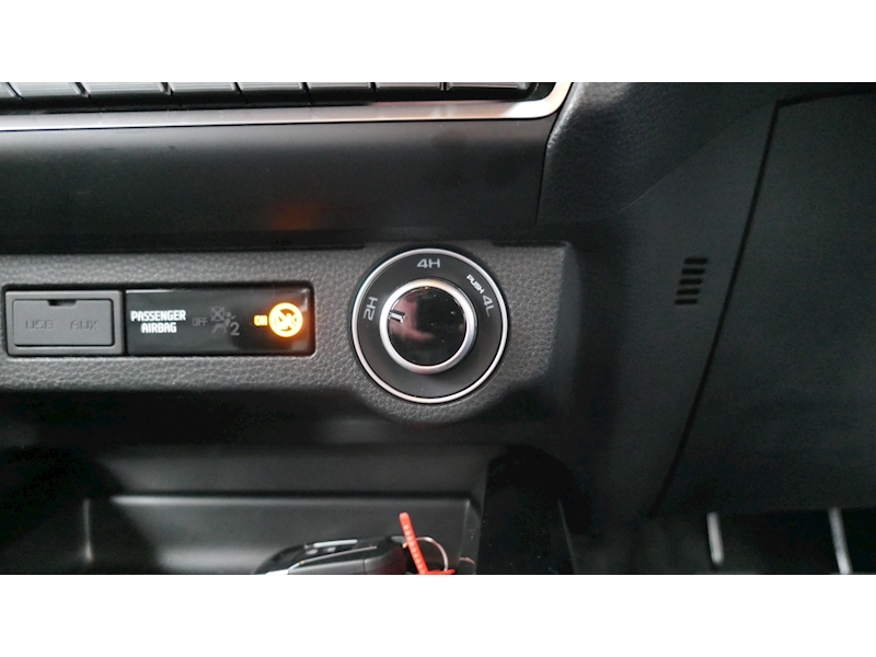 Isuzu 1.9 TD V-Cross Pickup 4dr Diesel Manual 4WD Euro 6 (s/s) (164 ps)