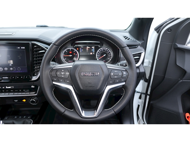 Isuzu 1.9 TD V-Cross Pickup 4dr Diesel Manual 4WD Euro 6 (s/s) (164 ps)