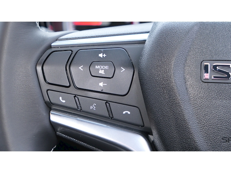 Isuzu 1.9 TD V-Cross Pickup 4dr Diesel Manual 4WD Euro 6 (s/s) (164 ps)