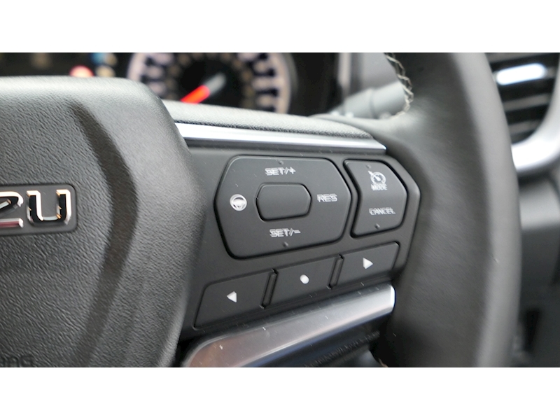 Isuzu 1.9 TD V-Cross Pickup 4dr Diesel Manual 4WD Euro 6 (s/s) (164 ps)