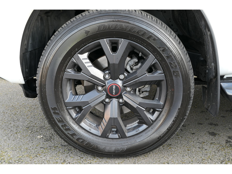 Isuzu 1.9 TD V-Cross Pickup 4dr Diesel Manual 4WD Euro 6 (s/s) (164 ps)