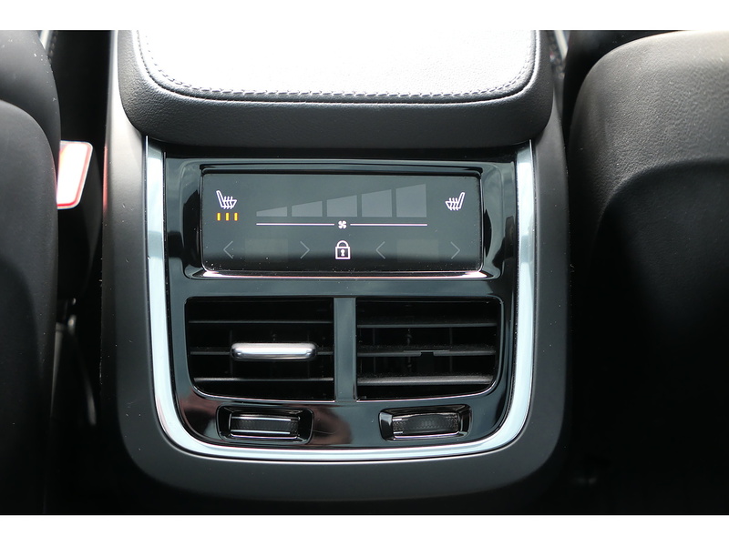 Volvo 2.0 B5 MHEV R-Design Pro SUV 5dr Diesel Hybrid Auto 4WD Euro 6 (s/s) (235 ps)