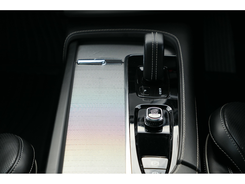 Volvo 2.0 B5 MHEV R-Design Pro SUV 5dr Diesel Hybrid Auto 4WD Euro 6 (s/s) (235 ps)