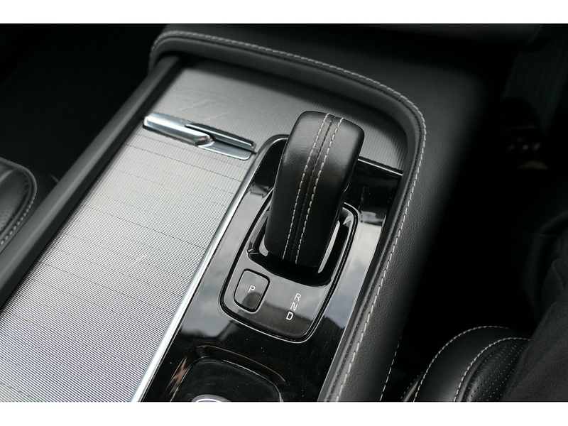 Volvo 2.0 B5 MHEV R-Design Pro SUV 5dr Diesel Hybrid Auto 4WD Euro 6 (s/s) (235 ps)