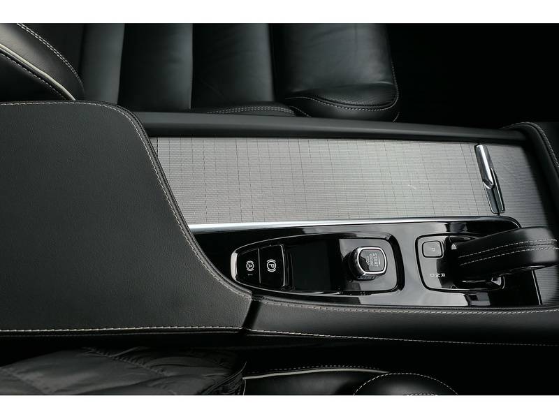 Volvo 2.0 B5 MHEV R-Design Pro SUV 5dr Diesel Hybrid Auto 4WD Euro 6 (s/s) (235 ps)