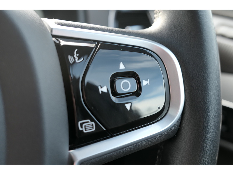 Volvo 2.0 B5 MHEV R-Design Pro SUV 5dr Diesel Hybrid Auto 4WD Euro 6 (s/s) (235 ps)