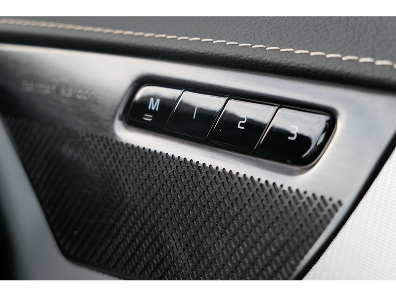 Volvo 2.0 B5 MHEV R-Design Pro SUV 5dr Diesel Hybrid Auto 4WD Euro 6 (s/s) (235 ps)