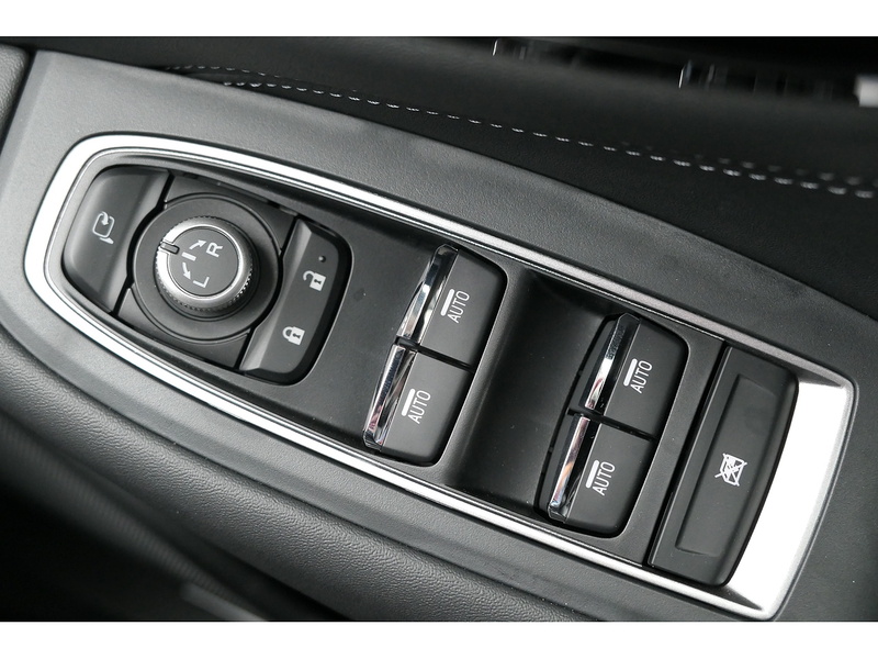 Subaru 2.5i Touring Estate 5dr Petrol Lineartronic 4WD Euro 6 (s/s) (169 ps)