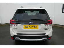 Subaru Forester e-Boxer XE Premium 