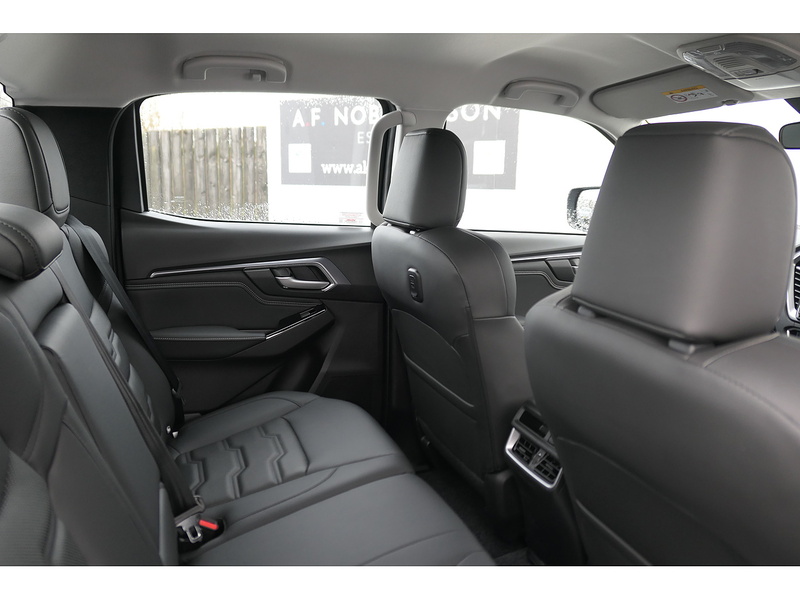 Isuzu 1.9 TD DL40 Pickup Double Cab 4dr Diesel Auto 4WD Euro 6 (s/s) (164 ps)