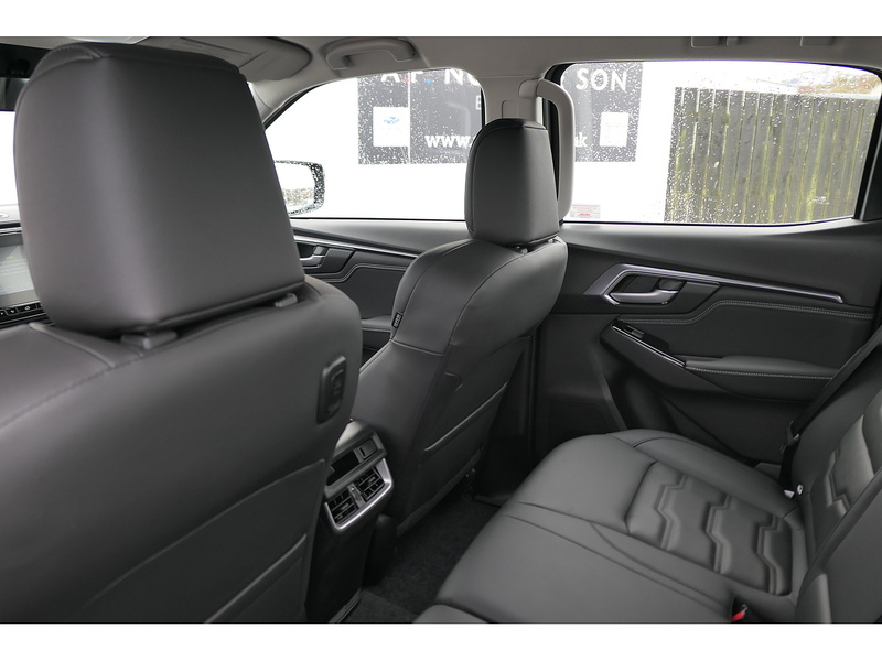 Isuzu 1.9 TD DL40 Pickup Double Cab 4dr Diesel Auto 4WD Euro 6 (s/s) (164 ps)