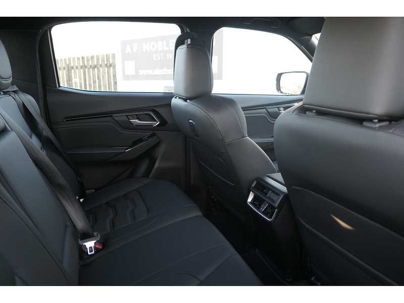 Isuzu 1.9 TD V-Cross Pickup Double Cab 4dr Diesel Auto 4WD Euro 6 (s/s) (164 ps)