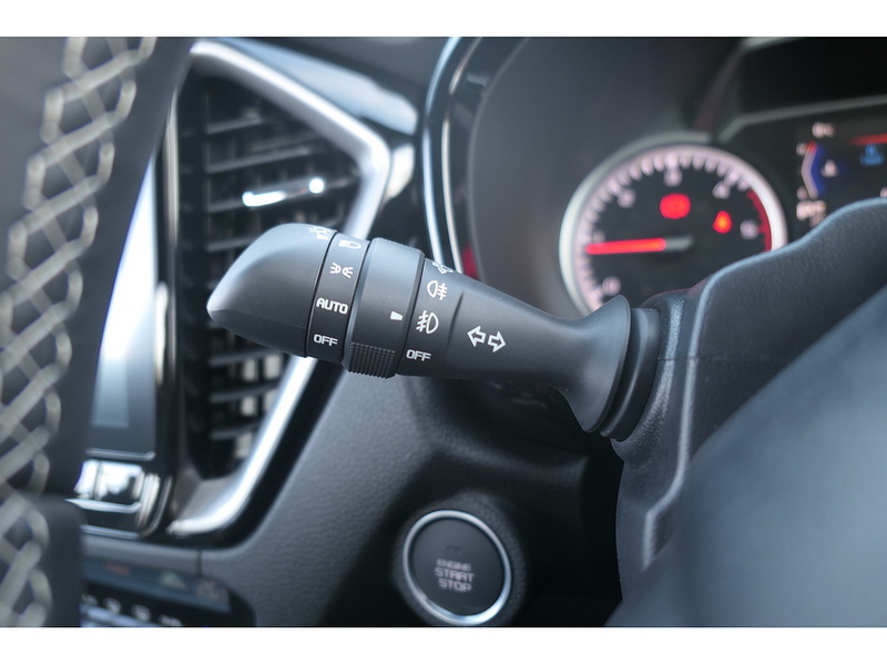 Isuzu 1.9 TD V-Cross Pickup Double Cab 4dr Diesel Auto 4WD Euro 6 (s/s) (164 ps)