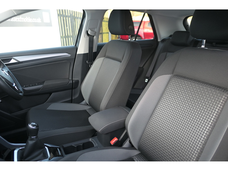 Volkswagen 1.0 TSI Active SUV 5dr Petrol Manual Euro 6 (s/s) (110 ps)