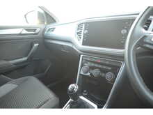 Volkswagen T-Roc TSI Active 