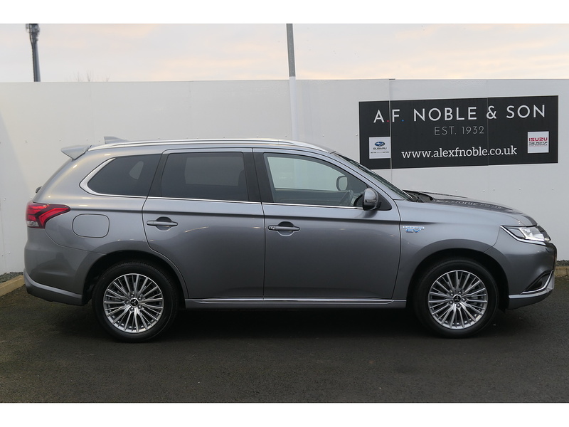 Mitsubishi 2.4h TwinMotor 13.8kWh Dynamic SUV 5dr Petrol Plug-in Hybrid CVT 4WD Euro 6 (s/s) (224 ps)