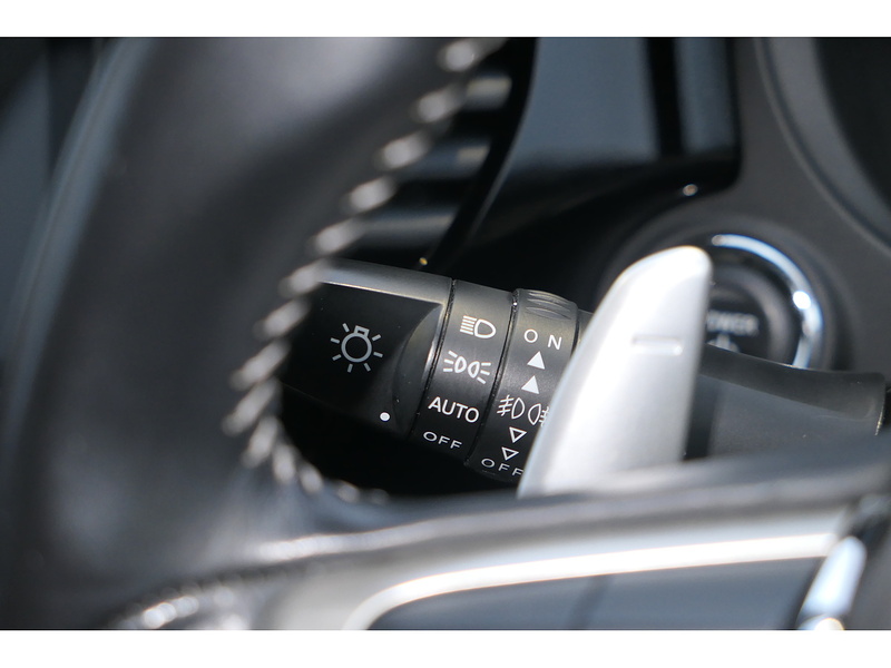 Mitsubishi 2.4h TwinMotor 13.8kWh Dynamic SUV 5dr Petrol Plug-in Hybrid CVT 4WD Euro 6 (s/s) (224 ps)