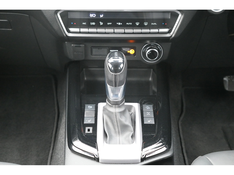 Isuzu 1.9 TD V-Cross Pickup Double Cab 4dr Diesel Auto 4WD Euro 6 (s/s) (164 ps)