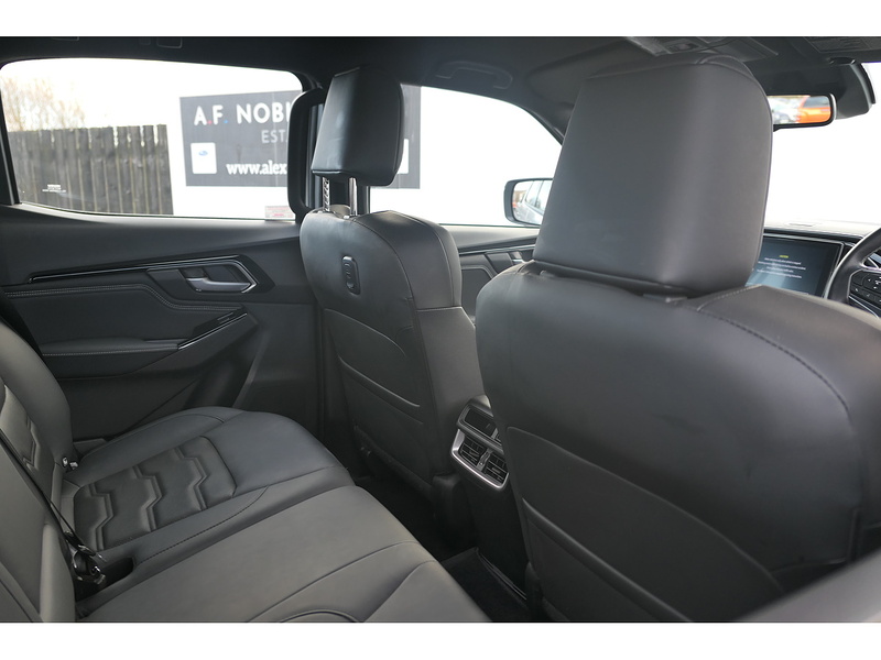 Isuzu 1.9 TD V-Cross Pickup Double Cab 4dr Diesel Auto 4WD Euro 6 (s/s) (164 ps)