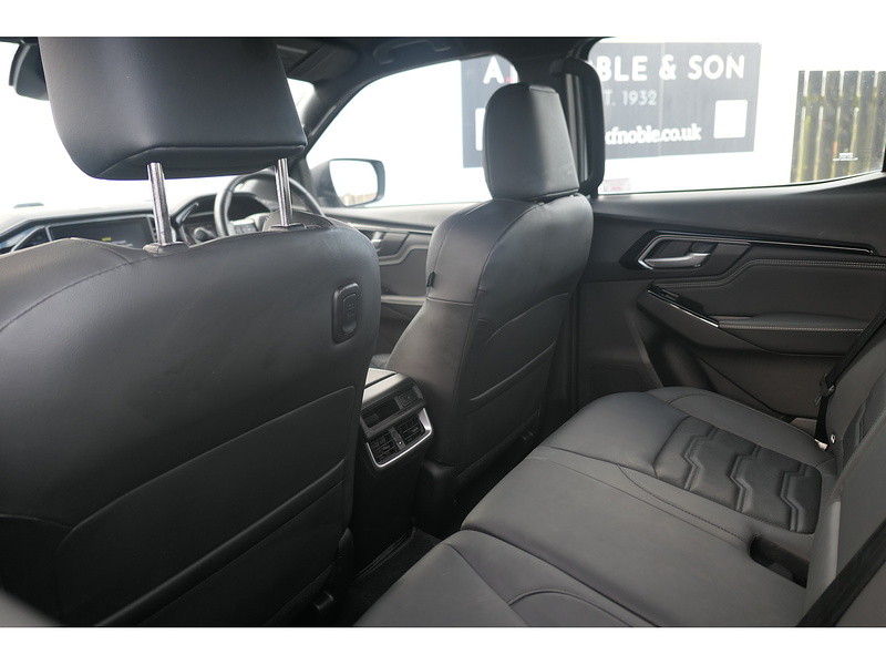 Isuzu 1.9 TD V-Cross Pickup Double Cab 4dr Diesel Auto 4WD Euro 6 (s/s) (164 ps)