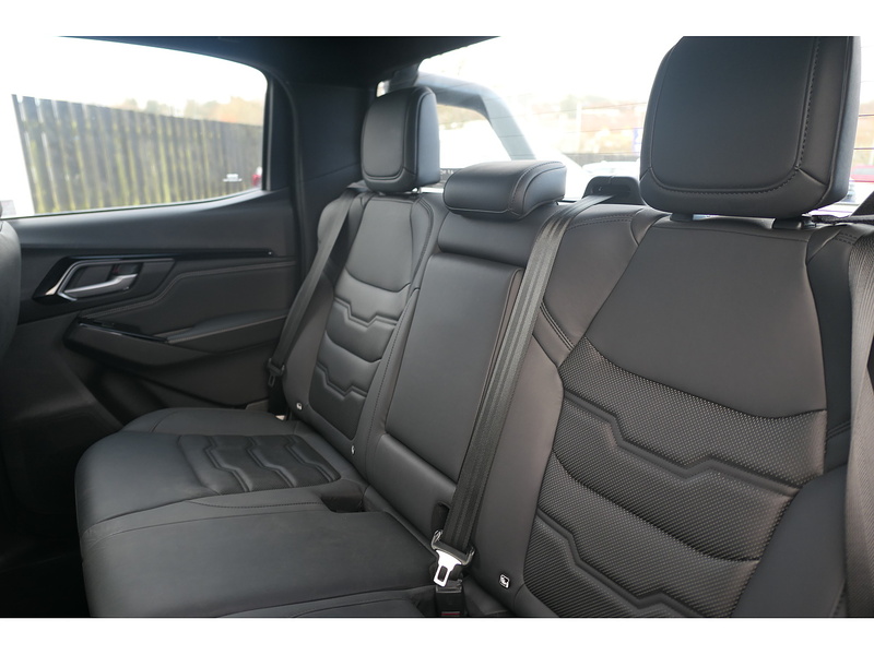 Isuzu 1.9 TD V-Cross Pickup Double Cab 4dr Diesel Auto 4WD Euro 6 (s/s) (164 ps)