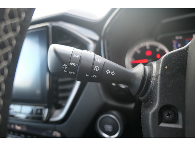 Isuzu 1.9 TD V-Cross Pickup Double Cab 4dr Diesel Auto 4WD Euro 6 (s/s) (164 ps)