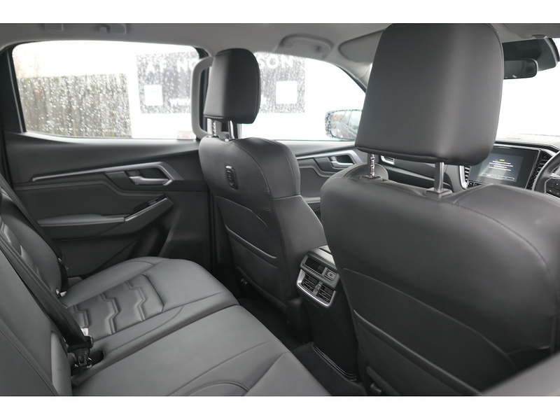 Isuzu 1.9 TD DL40 Pickup Double Cab 4dr Diesel Manual 4WD Euro 6 (s/s) (164 ps)