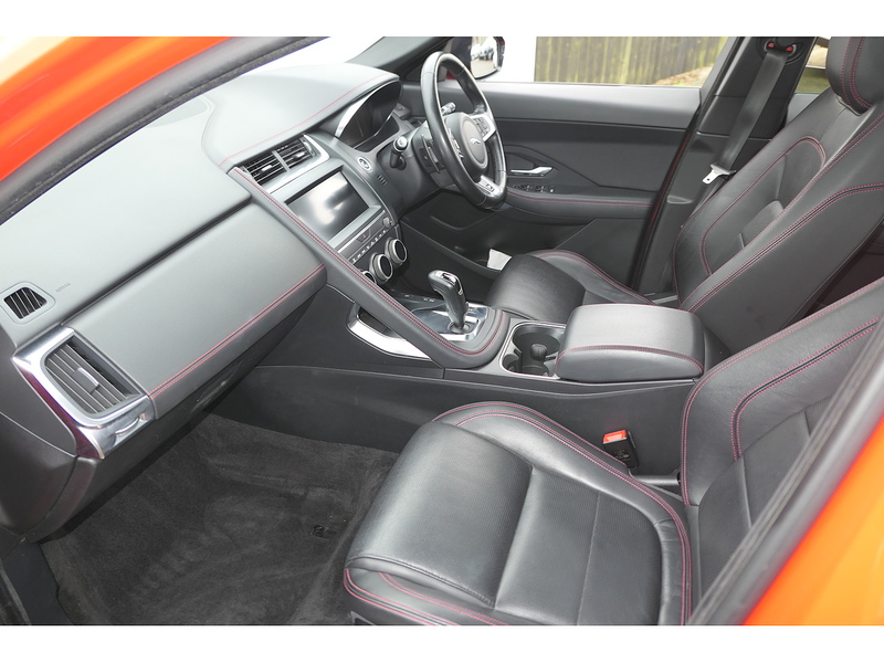 Jaguar 2.0 D180 Chequered Flag SUV 5dr Diesel Auto AWD Euro 6 (s/s) (180 ps)