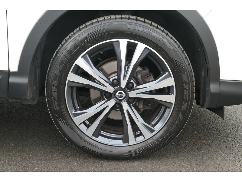 Nissan 1.3 DIG-T N-Connecta SUV 5dr Petrol Manual Euro 6 (s/s) (140 ps)