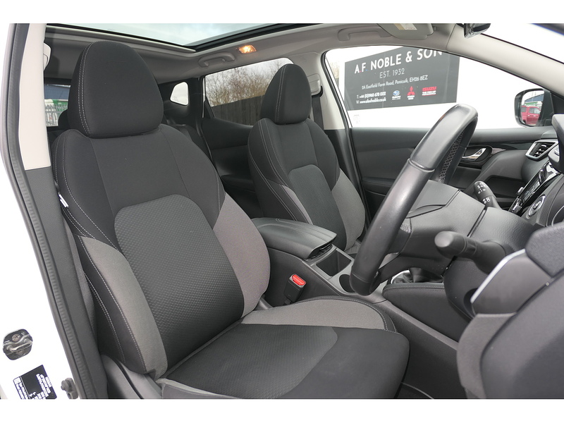 Nissan 1.3 DIG-T N-Connecta SUV 5dr Petrol Manual Euro 6 (s/s) (140 ps)