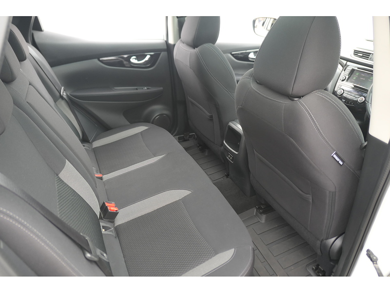 Nissan 1.3 DIG-T N-Connecta SUV 5dr Petrol Manual Euro 6 (s/s) (140 ps)